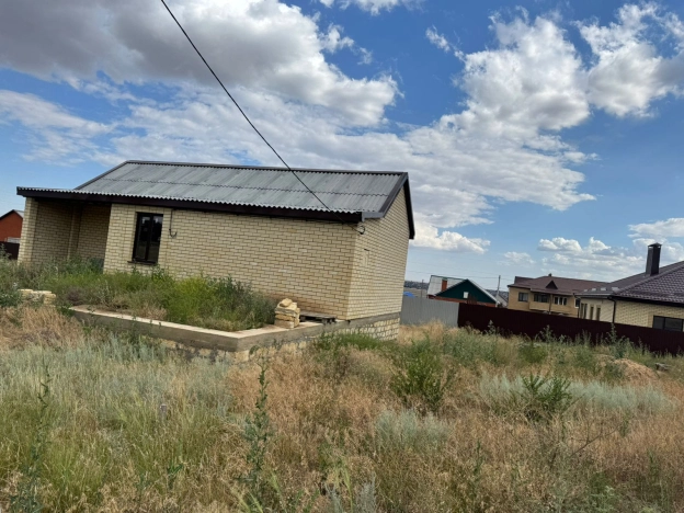 Купить дом в Элисте. Вариант № 57048, 2, площадь -  квм, цена 1980000 рублей