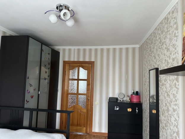 Купить трехкомнатную квартиру в Ростовской области. Вариант № 6912625, 4, площадь -  квм, цена 5800000 рублей