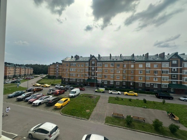 Купить квартиру в Москве. Вариант № 9892432, 8, площадь -  квм, цена 11000000 рублей