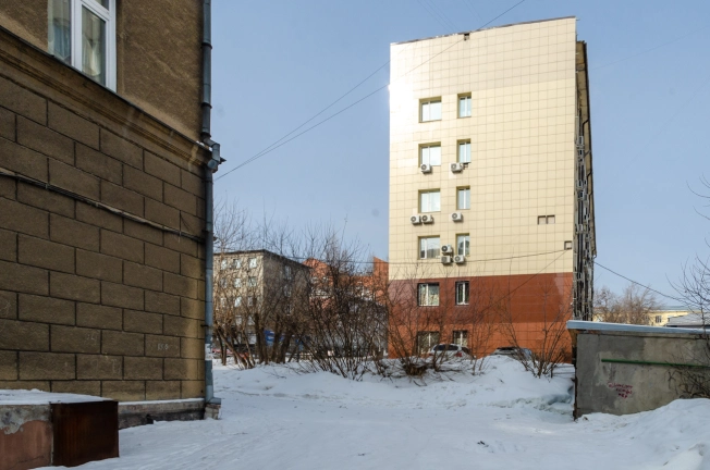 Купить трехкомнатную квартиру у метро Октябрьская в Новосибирске. Вариант № 420251, 35, площадь -  квм, цена 11000000 рублей