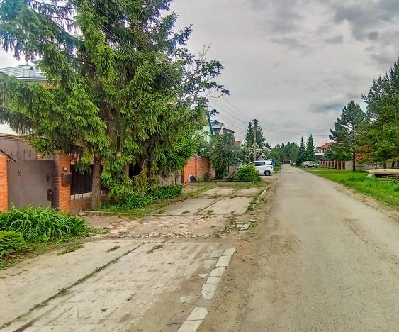 Купить дом в Омске. Вариант № 37784, 48, площадь -  квм, цена 13000000 рублей