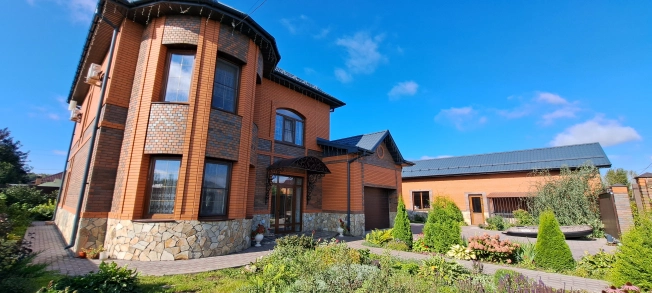 Купить дом в Омске. Вариант № 19501, 3, площадь -  квм, цена 30500000 рублей