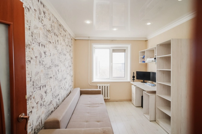 Купить четырехкомнатную квартиру в Омске. Вариант № 7800016, 16, площадь -  квм, цена 10200000 рублей