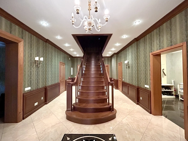 Купить дом в Москве. Вариант № 5270277, 12, площадь -  квм, цена 60000000 рублей