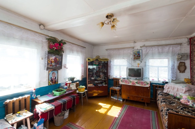 Купить дом на улице Центральная в Тюменской области. Вариант № 6952, 3, площадь -  квм, цена 900000 рублей