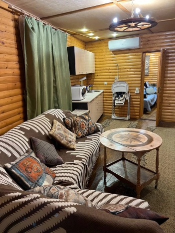 Купить торговые помещения в Алуште. Вариант № 8103005, 2, площадь -  квм, цена 8500000 рублей