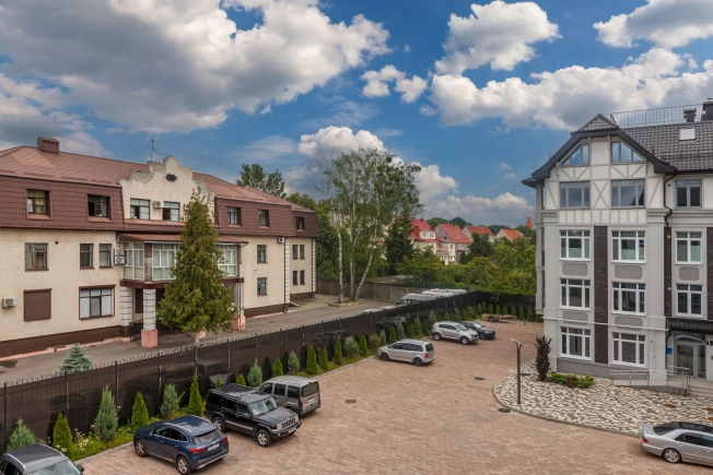 Купить трехкомнатную квартиру в районе Центральный в Калининграде. Вариант № 434455, 12, площадь -  квм, цена 25000000 рублей