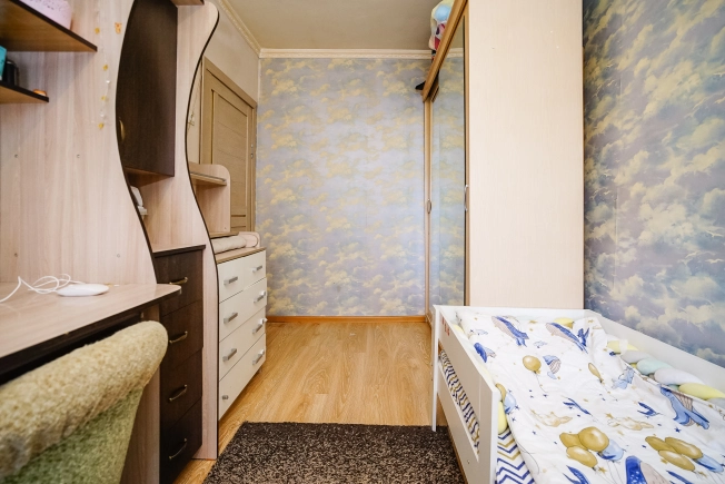 Купить двухкомнатную квартиру в Омске. Вариант № 2062847, 6, площадь -  квм, цена 5200000 рублей