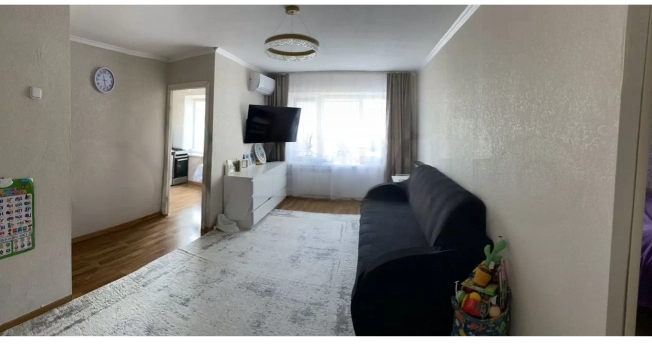 Купить трехкомнатную квартиру в Микрорайоне 1-й, Элиста в Элисте. Вариант № 37677, 0, площадь -  квм, цена 4500000 рублей