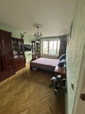 Купить квартиру в Москве. Вариант № 8737382, 8, площадь -  квм, цена 13300000 рублей