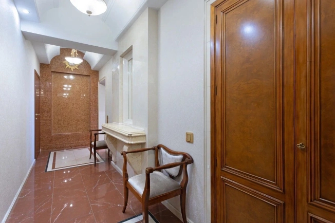 Купить квартиру в Москве. Вариант № 9520312, 34, площадь - квм, цена 139000000 рублей