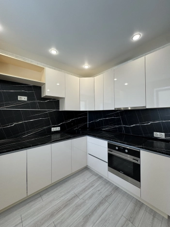 Купить квартиру на вторичке в Уфе. Вариант № 57686, 0, площадь -  квм, цена 10000000 рублей