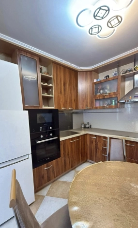 Купить четырехкомнатную квартиру в Приморском крае. Вариант № 6939537, 1, площадь -  квм, цена 13000000 рублей