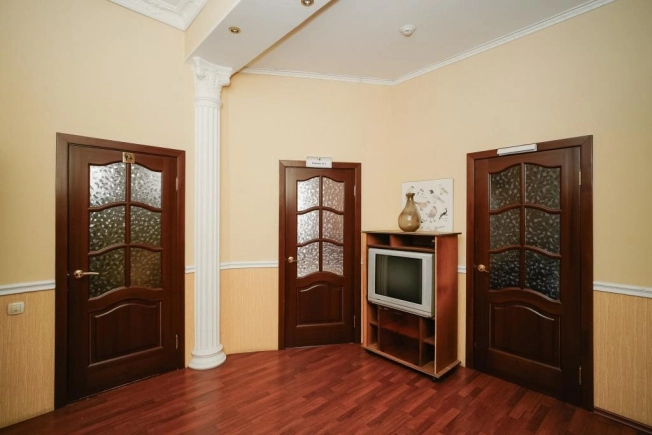 Купить коммерческую недвижимость в Омске. Вариант № 46073, 35, площадь -  квм, цена 26000000 рублей