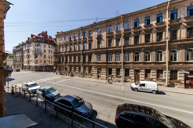 Купить Студию на вторичке на улице Радищева в Санкт-Петербурге. Вариант № 8434504, 38, площадь -  квм, цена 6400000 рублей