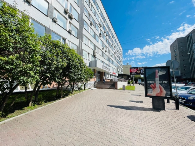 Снять коммерческую недвижимость свободного назначения на улице Коммунистическая в Новосибирске. Вариант № 9457, 4, площадь -  квм, цена 38590 рублей