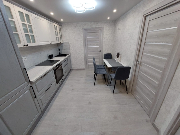 Купить трехкомнатную квартиру в Пушкине. Вариант № 5296, 2, площадь -  квм, цена 9800000 рублей