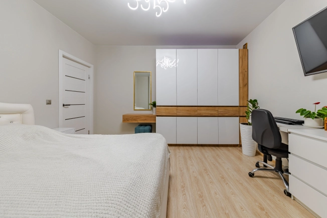 Купить трехкомнатную квартиру в Ленинградской области. Вариант № 8126607, 19, площадь -  квм, цена 15900000 рублей