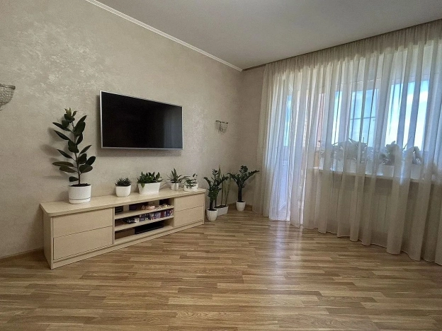 Купить трехкомнатную квартиру в районе Кировский в Ростове-на-Дону. Вариант № 50172, 1, площадь -  квм, цена 10999989 рублей