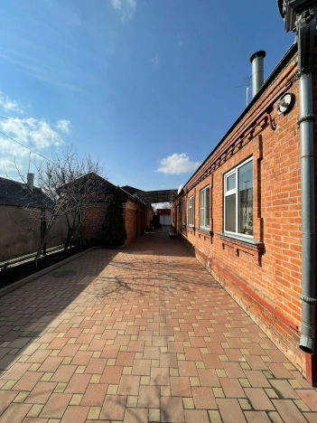 Купить дом на улице Карла Маркса в Краснодаре. Вариант № 28496, 8, площадь -  квм, цена 33000000 рублей