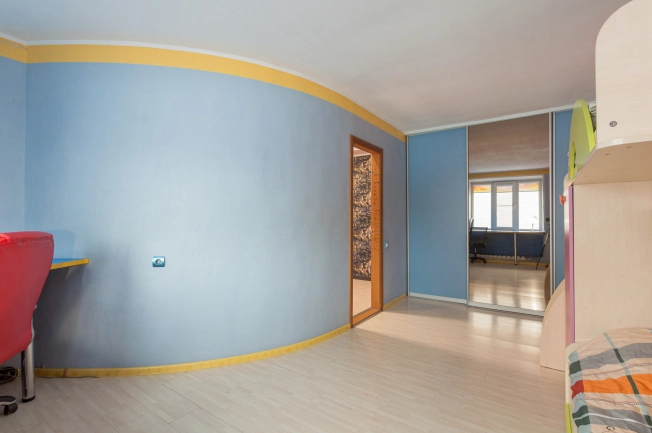 Купить четырехкомнатную квартиру в Вологде. Вариант № 28846, 4, площадь -  квм, цена 11750000 рублей