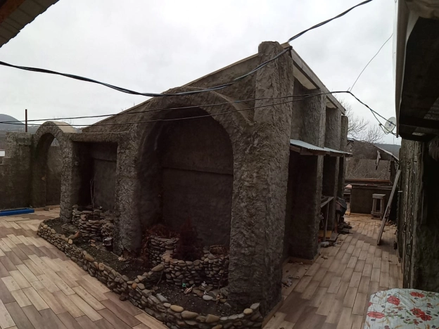 Купить дом на улице Октябрьский переулок в Новороссийске. Вариант № 4250, 10, площадь -  квм, цена 16800000 рублей