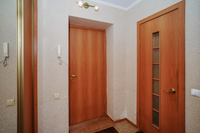 Купить однокомнатную квартиру в Омске. Вариант № 8000189, 13, площадь -  квм, цена 5500000 рублей