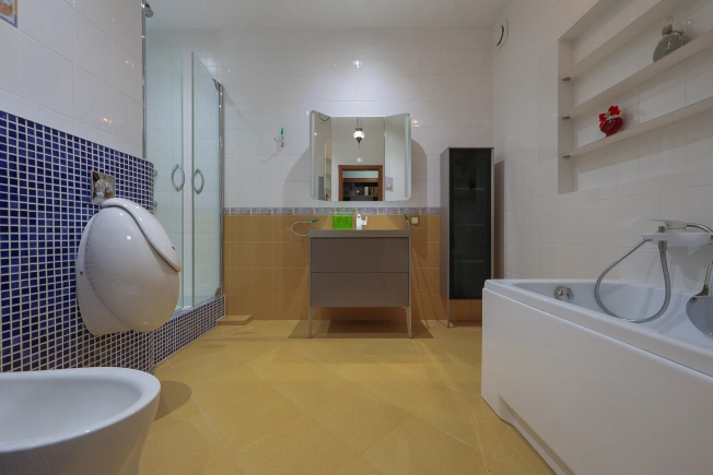 Снять квартиру на улице проспект Мира в Калининграде. Вариант № 5231646, 33, площадь -  квм, цена 140000 рублей