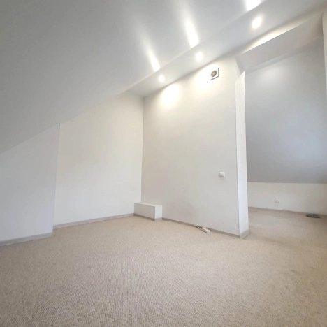 Купить трехкомнатную квартиру в Новосибирске. Вариант № 6696335, 11, площадь -  квм, цена 10700000 рублей