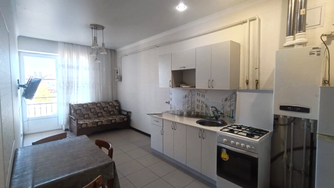 Купить однокомнатную квартиру на улице Кирпичная в Ейске. Вариант № 2399748, 2, площадь -  квм, цена 4990000 рублей