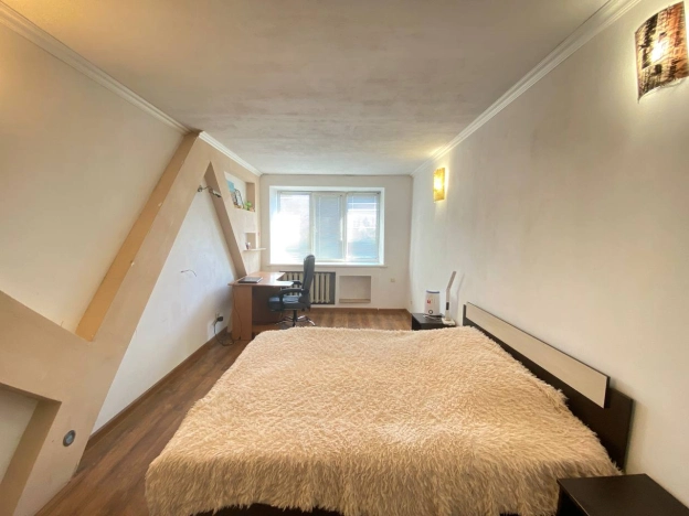 Купить двухкомнатную квартиру на вторичке на улице Набережная реки Мойки в Пензе. Вариант № 4825188, 6, площадь -  квм, цена 3590000 рублей