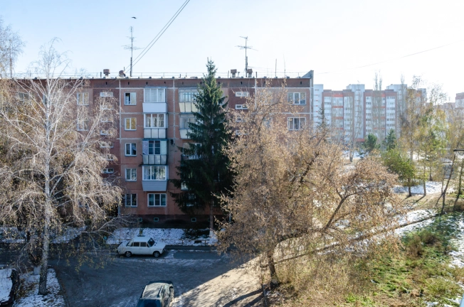 Купить трехкомнатную квартиру на улице Тесла в Новосибирской области. Вариант № 6949112, 18, площадь -  квм, цена 4190000 рублей