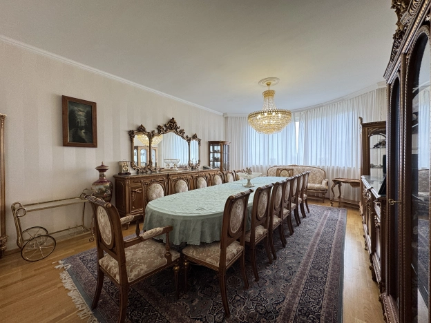 Купить четырехкомнатную квартиру в ЮЗАО в Москве. Вариант № 555442, 22, площадь -  квм, цена 218700000 рублей