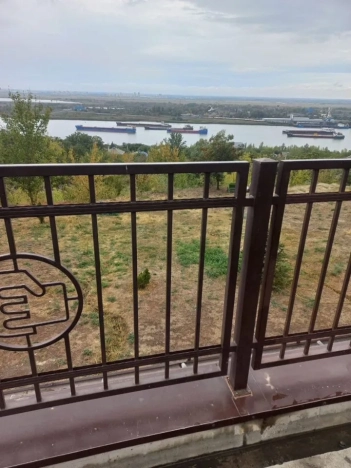 Купить однокомнатную квартиру в Ростовской области. Вариант № 9999402, 5, площадь -  квм, цена 6300000 рублей