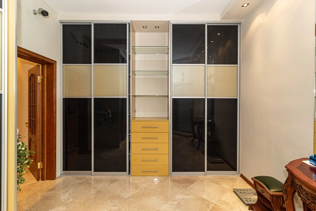 Купить квартиру на улице Октябрьский проспект в Владимире. Вариант № 1222, 42, площадь -  квм, цена 25000000 рублей