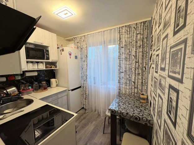 Купить двухкомнатную квартиру в Приморском крае. Вариант № 3804779, 5, площадь -  квм, цена 2700000 рублей