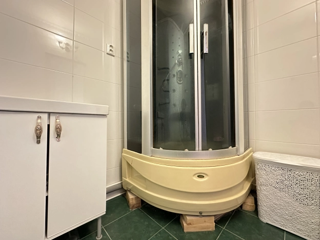 Купить двухкомнатную квартиру в районе Приморский в Санкт-Петербурге. Вариант № 8932358, 13, площадь -  квм, цена 18890000 рублей