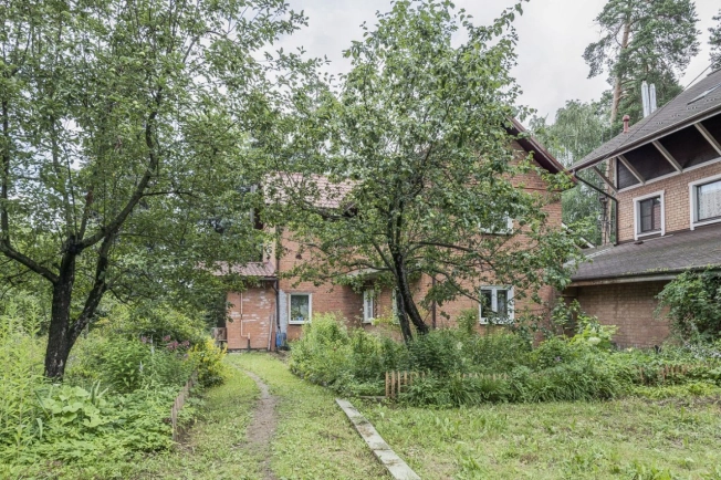 Купить дом в Москве. Вариант № 8428784, 0, площадь -  квм, цена 23990000 рублей