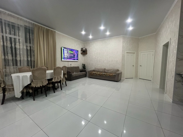 Купить дом в Омске. Вариант № 55001, 3, площадь -  квм, цена 6850000 рублей