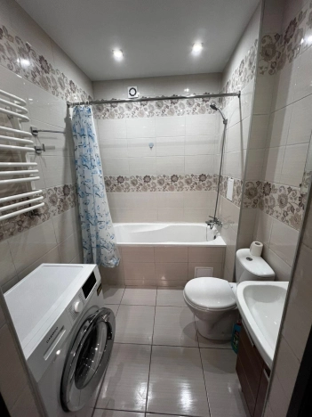 Снять квартиру в районе Ленинградский в Калининграде. Вариант № 6683398, 7, площадь -  квм, цена 33000 рублей