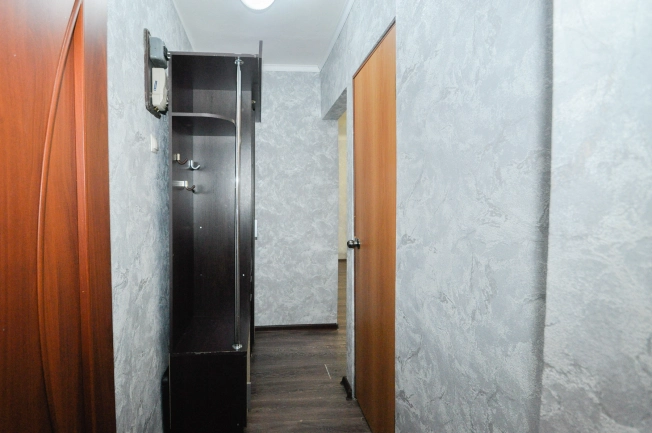 Купить квартиру в районе Ленинский в Новосибирске. Вариант № 6755674, 15, площадь -  квм, цена 4150000 рублей