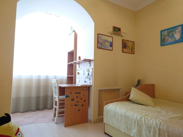 Купить четырехкомнатную квартиру в Омске. Вариант № 26033, 10, площадь -  квм, цена 23750000 рублей