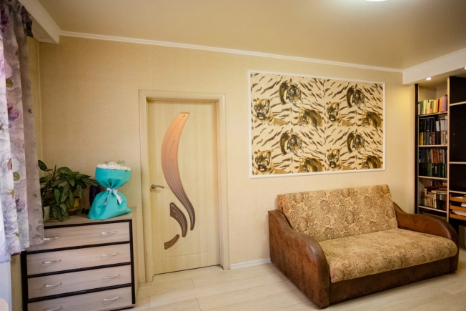 Купить двухкомнатную квартиру в Омске. Вариант № 2055491, 10, площадь -  квм, цена 5100000 рублей