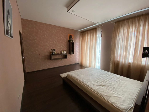 Купить трехкомнатную квартиру в Микрорайоне 5-й в Вологде. Вариант № 8673, 6, площадь -  квм, цена 17380000 рублей