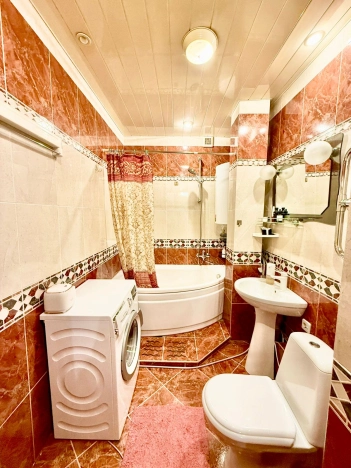 Купить квартиру на улице Коммунаров в Краснодаре. Вариант № 6178606, 11, площадь -  квм, цена 10800000 рублей