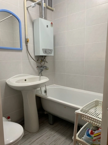 Купить однокомнатную квартиру в районе Октябрьский в Ростове-на-Дону. Вариант № 9205625, 5, площадь -  квм, цена 4300000 рублей