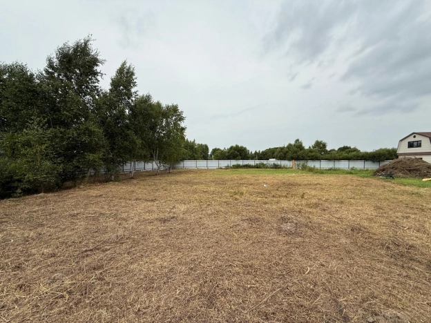 Купить земельный участок в Уссурийске. Вариант № 2461131, 14, площадь -  квм, цена 1700000 рублей