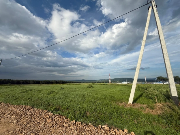 Купить земельный участок на улице Солнечная в Уссурийске. Вариант № 10644, 12, площадь -  квм, цена 1800000 рублей