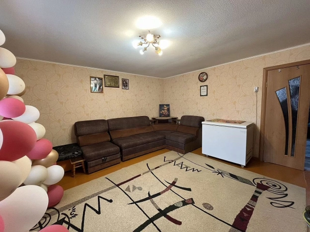 Купить дом на улице Школьная в Тюменской области. Вариант № 2102717, 3, площадь -  квм, цена 4550000 рублей