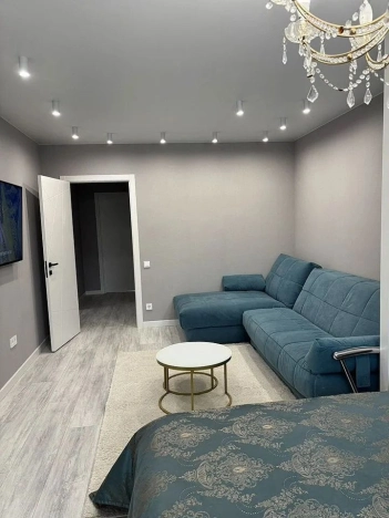 Купить трехкомнатную квартиру в Ростовской области. Вариант № 7590424, 6, площадь -  квм, цена 12800000 рублей